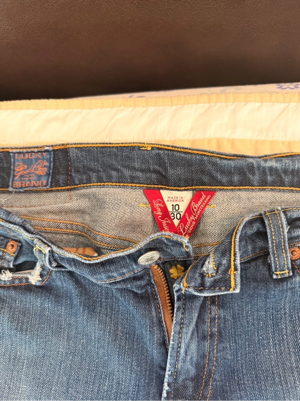 Vintage Lucky Brand Straight Leg Jeans in Medium Blue Denim
